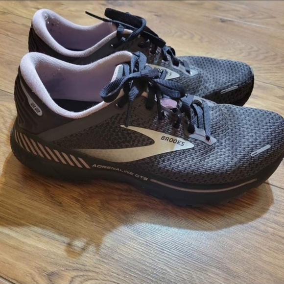 Women's running shoes - Picture 1 of 1
